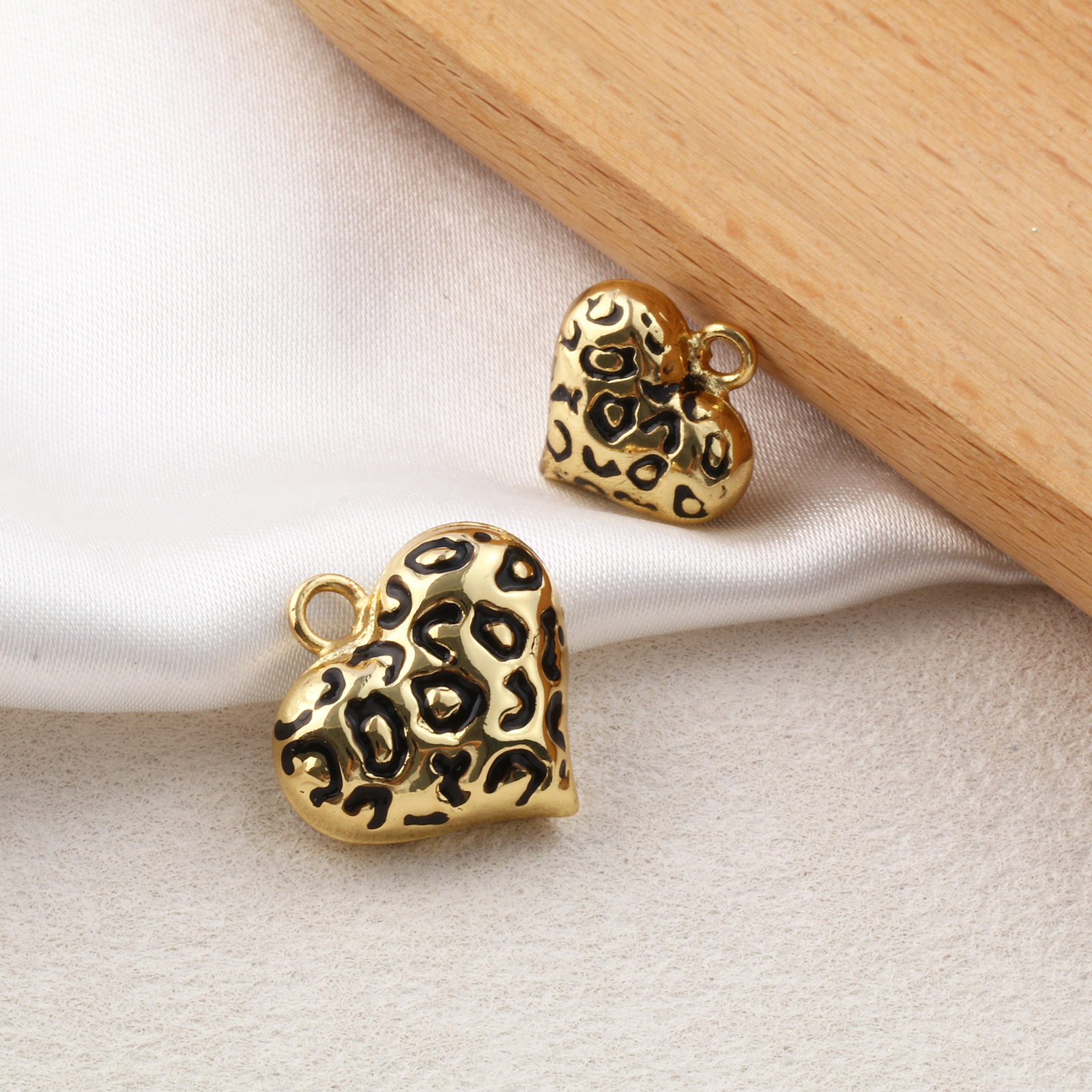 Enclosure 3D Printing - 1 Piece Brass 3D Heart Charms